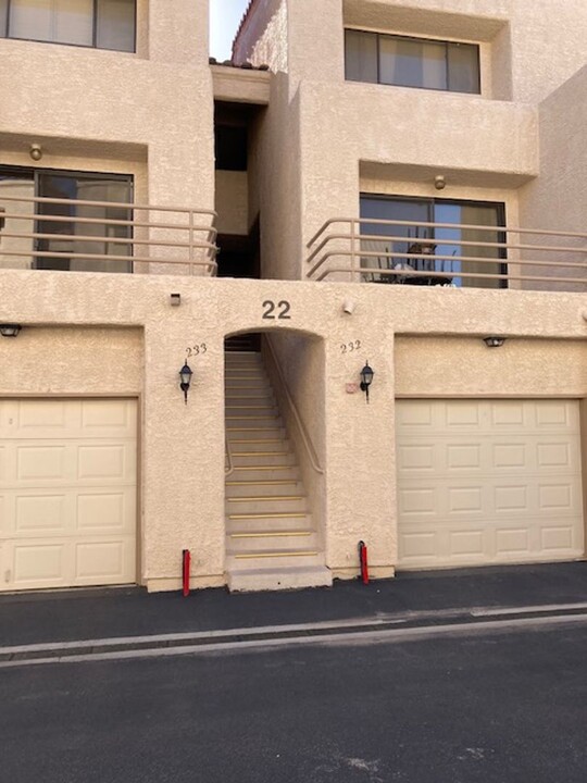 3843 Desert Marina Dr in Laughlin, NV - Building Photo