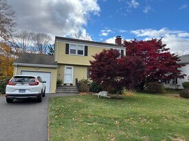 366 Kensington Rd in Berlin, CT - Building Photo