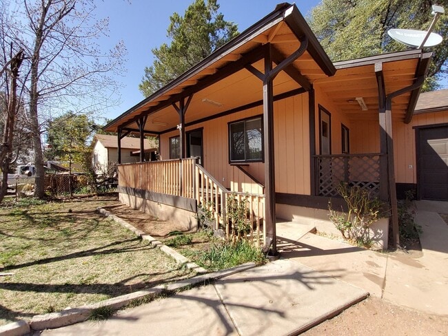 property at 610 W Colt Cir
