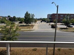 136 Aspen Springs Dr in Bowmanville, ON - Building Photo - Building Photo