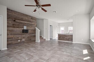 215 Friendship Oak Dr in San Marcos, TX - Building Photo - Building Photo