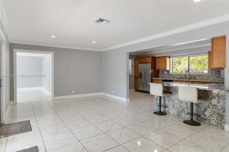913 SW 49th Ave in Plantation, FL - Building Photo - Building Photo