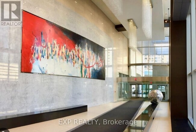 386 Yonge St in Toronto, ON - Building Photo - Building Photo