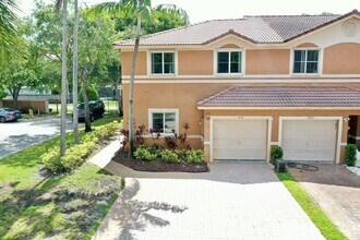 2470 NW 99th Way in Sunrise, FL - Building Photo - Building Photo
