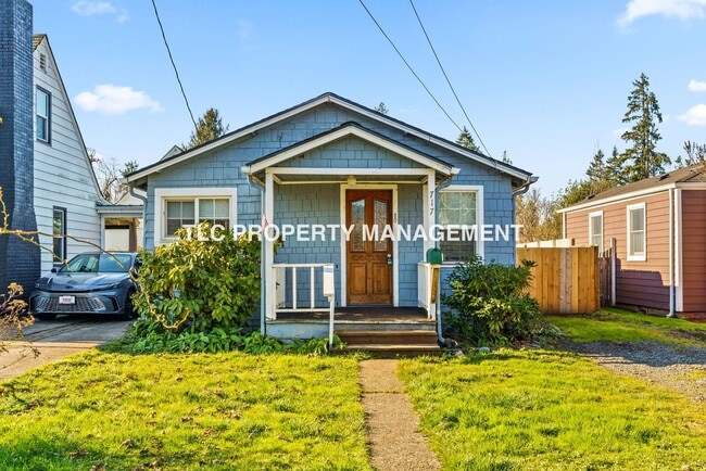 property at 717 S 2nd St