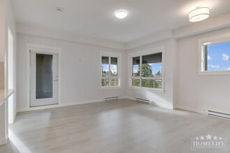 33886 Pine St in Abbotsford, BC - Building Photo - Building Photo