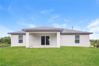3111 62nd St W in Lehigh Acres, FL - Foto de edificio - Building Photo