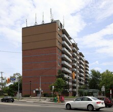 Dundas Gooch in Toronto, ON - Building Photo - Building Photo