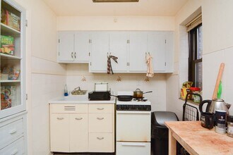 2129 N Mozart St, Unit M01H in Chicago, IL - Building Photo - Building Photo