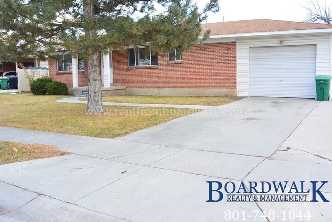422 E 9120 S in Sandy, UT - Building Photo - Building Photo