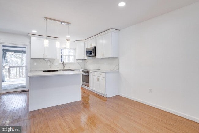 5809 Waterdale Ct in Centreville, VA - Building Photo - Building Photo