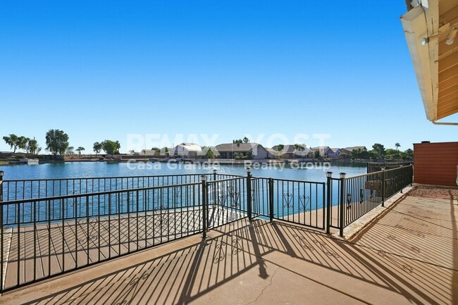 property at 2094 N Sweetwater Dr