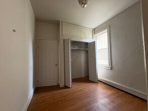 146 Broadway, Unit 1R in Bayonne, NJ - Foto de edificio - Building Photo
