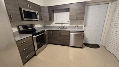 1231 SW 61st Terrace in Gainesville, FL - Building Photo - Building Photo