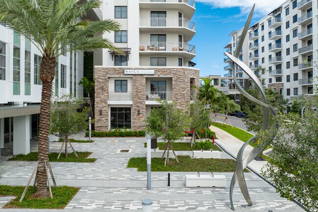 Mayla Pompano Residences in Pompano Beach, FL - Building Photo - Building Photo