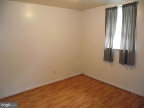 8502 Kernon Ct in Lorton, VA - Building Photo - Building Photo