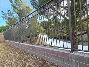 2553 Chateau Clermont St in Henderson, NV - Building Photo - Building Photo