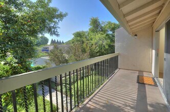 5518 Armitos Ave, Unit 86 in Goleta, CA - Foto de edificio - Building Photo