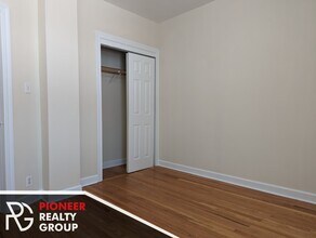 533 W Aldine Ave, Unit 556-W2 in Chicago, IL - Foto de edificio - Building Photo