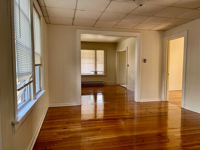 110 Hawthorne Ave, Unit Unit 2