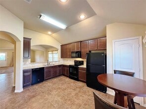 1442 Sundance Rd in Stephenville, TX - Building Photo - Building Photo
