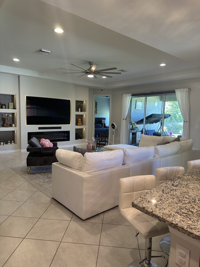 property at 2024 SW 41st St