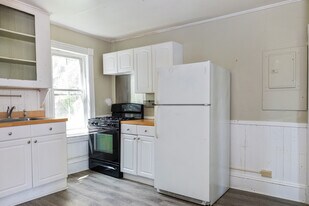 1-5 Pine Pl in Burlington, VT - Building Photo