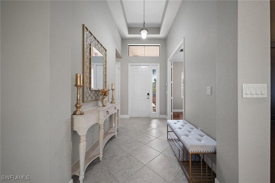 2866 Cinnamon Bay Cir in Naples, FL - Building Photo
