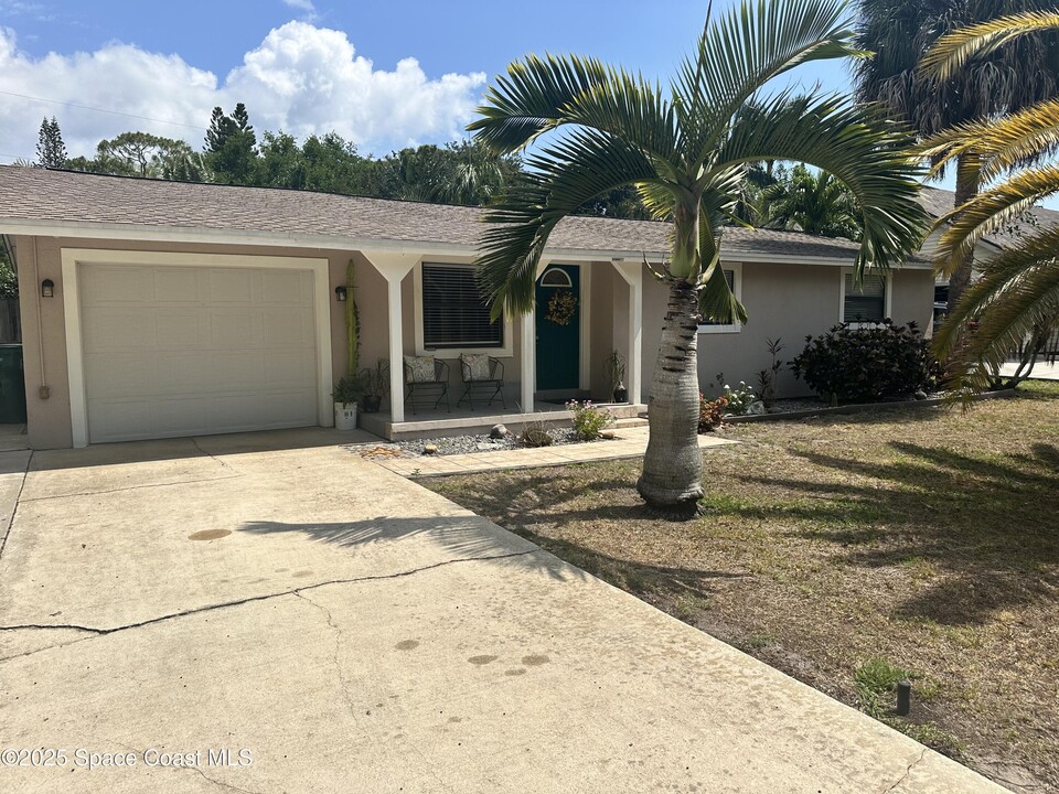 230 Island Beach Blvd in Merritt Island, FL - Building Photo