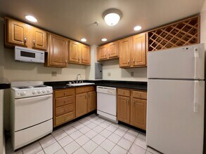 379 Commonwealth Ave, Unit 1 in Boston, MA - Foto de edificio - Building Photo