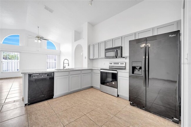2422 Black Powder Ln in Kissimmee, FL - Building Photo - Building Photo