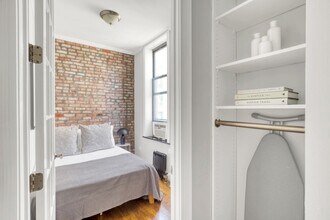 60 Avenue B in New York, NY - Building Photo - Building Photo