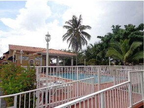 7090 NW 173rd Dr, Unit # 208 in Hialeah, FL - Building Photo - Building Photo