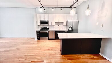 6 S Laflin St in Chicago, IL - Building Photo - Building Photo