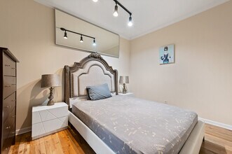 221 E 50th St in New York, NY - Building Photo - Building Photo