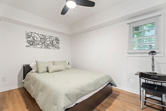 255 Richardson Rd NW, Unit A in Atlanta, GA - Foto de edificio - Building Photo