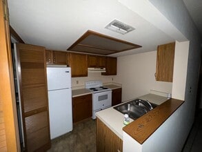 809 SW 55th Terrace in Gainesville, FL - Foto de edificio - Building Photo