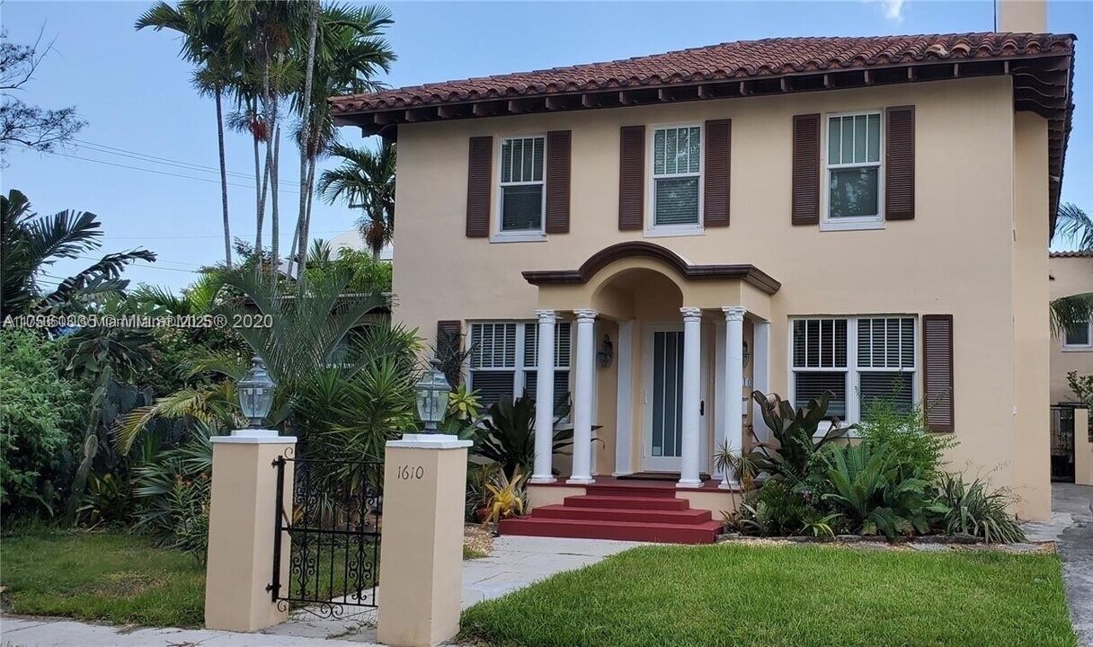 1610 NW 8th Terrace in Miami, FL - Building Photo