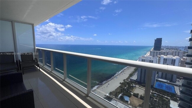1830 S Ocean Dr, Unit 3404 in Hallandale Beach, FL - Building Photo - Building Photo