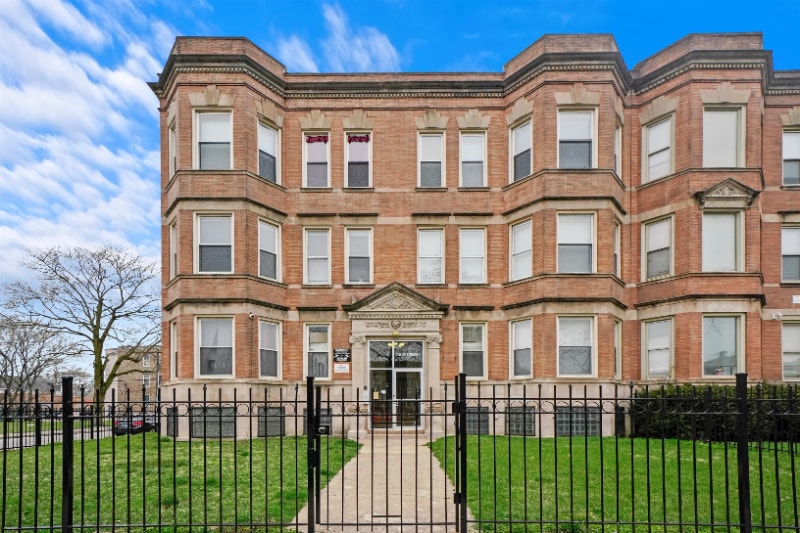 7152 S Emerald Ave in Chicago, IL - Building Photo