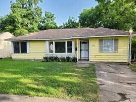 5318 Doulton Dr in Houston, TX - Building Photo
