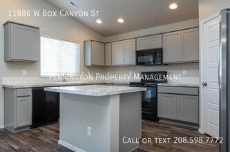 11886 W Box Canyon St in Star, ID - Building Photo - Building Photo