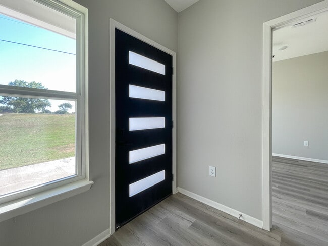 10405 China Spring Rd in Waco, TX - Building Photo - Building Photo