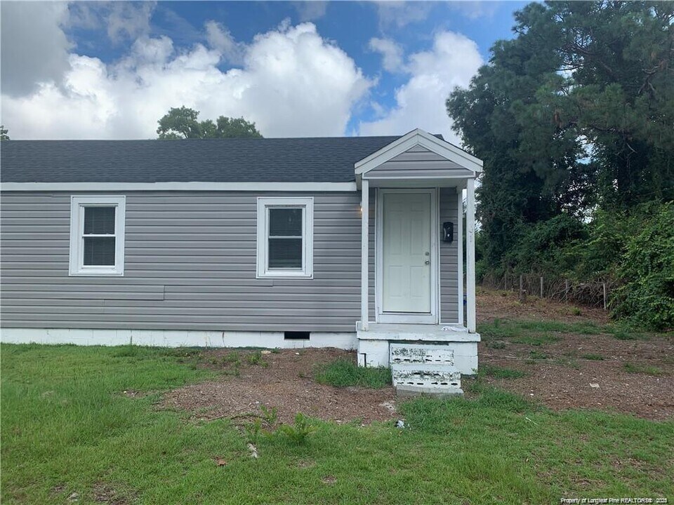 603 Pate St in Spring Lake, NC - Building Photo
