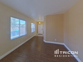719 Easter Lily Pl in Henderson, NV - Building Photo - Building Photo