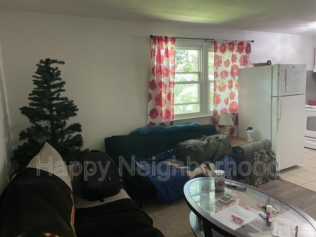 451 Divinity St in Bristol, CT - Building Photo - Building Photo
