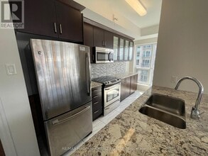 242-2242 Rideau St in Ottawa, ON - Building Photo - Building Photo