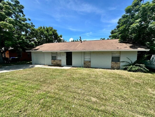 property at 633 W Ella J Gilmore St