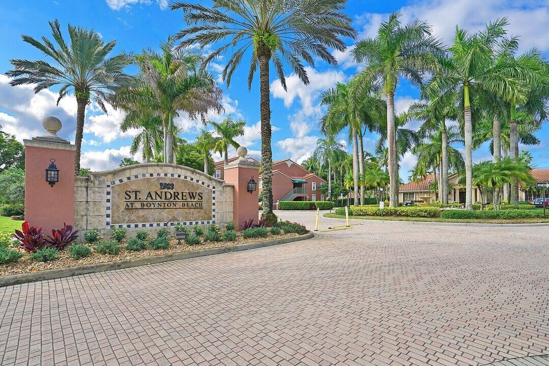 7816 Sonoma Springs Cir, Unit 303 in Greenacres, FL - Building Photo