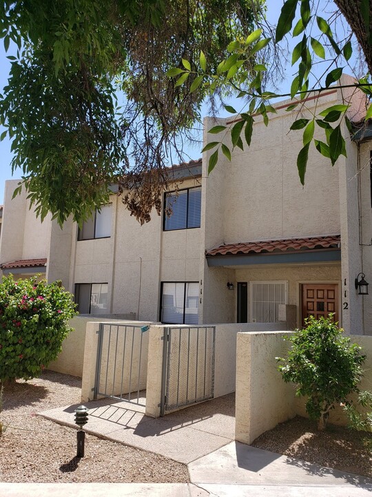 2615 Hayden Rd in Scottsdale, AZ - Foto de edificio